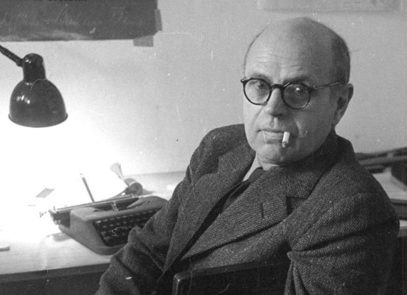 Poul Henningsen, dansk formgiver, arkitekt, forfatter